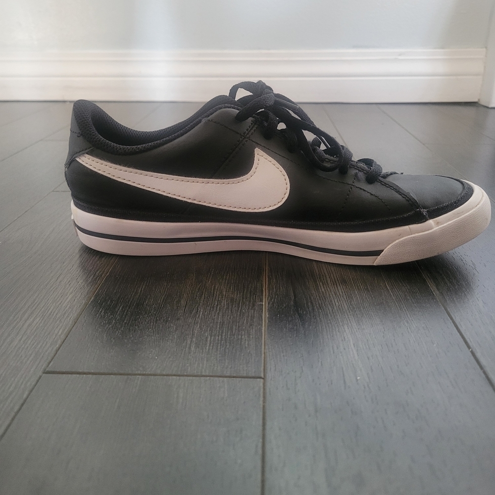 NIKE Court Legacy Black and White Sneakers Youth US 5.5 EUR 38 - Picture 2 of 9